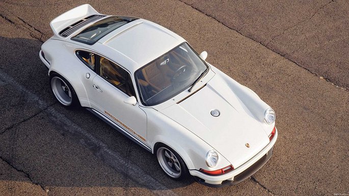 Porsche 911 doi 1990 gia 1,8 trieu USD dat hon sieu xe hien dai hinh anh 3